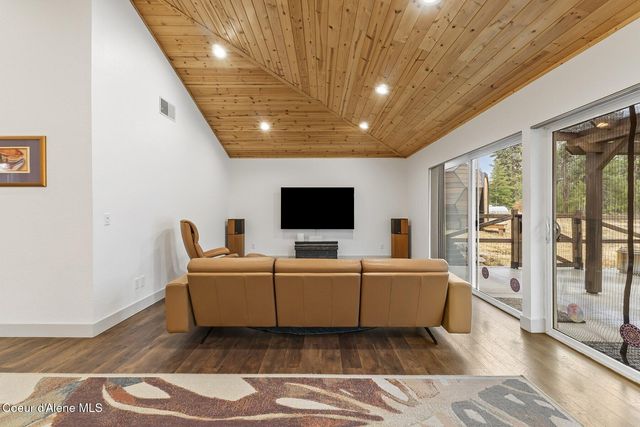 5215 W Cougar Estates Rd, Coeur D'alene, ID 83814
