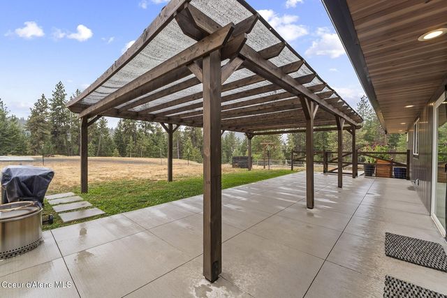 5215 W Cougar Estates Rd, Coeur D'alene, ID 83814