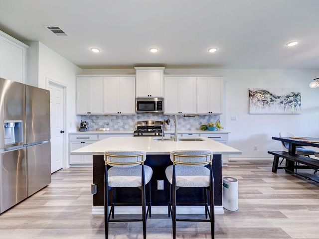 1004 Sandra Ann WAY, Hutto, TX 78634