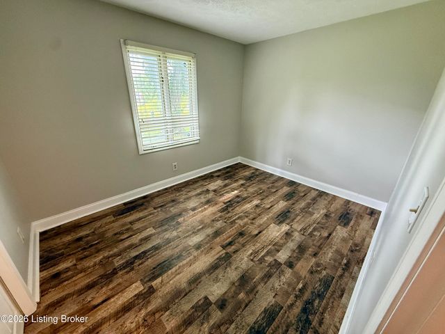 4701 Haeringdon Ct, Louisville, KY 40299