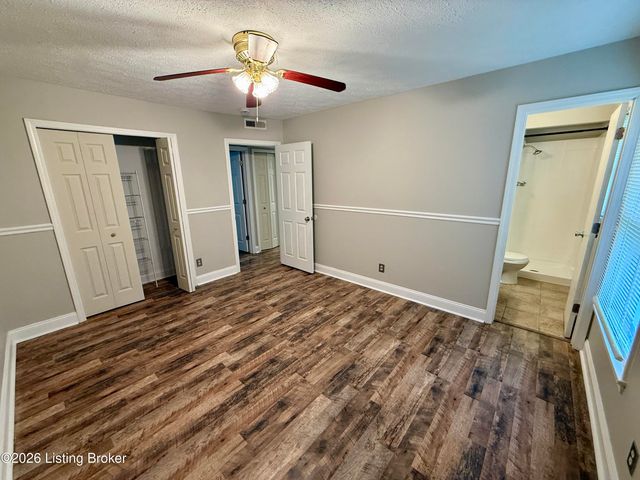 4701 Haeringdon Ct, Louisville, KY 40299