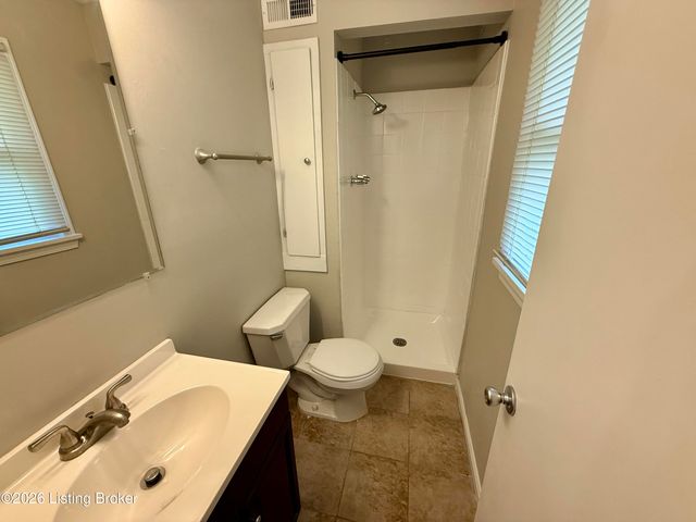 4701 Haeringdon Ct, Louisville, KY 40299