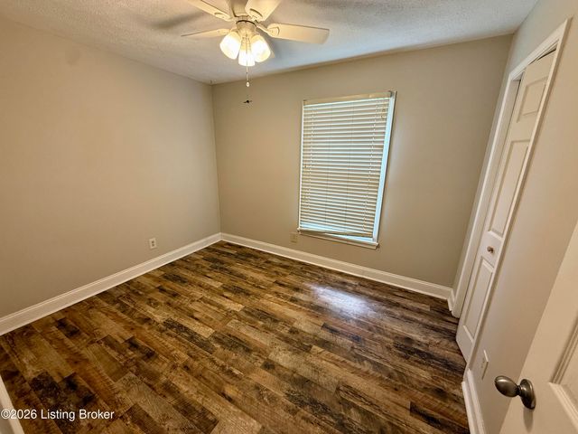 4701 Haeringdon Ct, Louisville, KY 40299