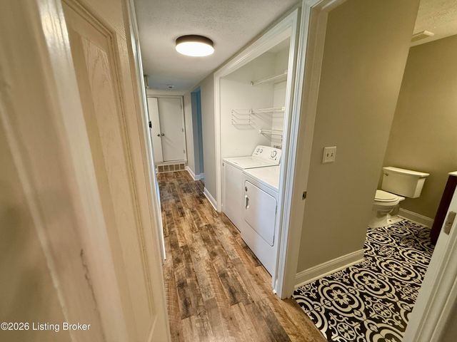 4701 Haeringdon Ct, Louisville, KY 40299
