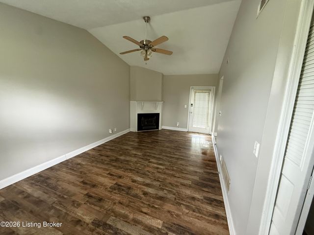 4701 Haeringdon Ct, Louisville, KY 40299