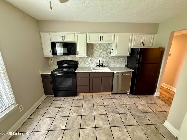 4701 Haeringdon Ct, Louisville, KY 40299
