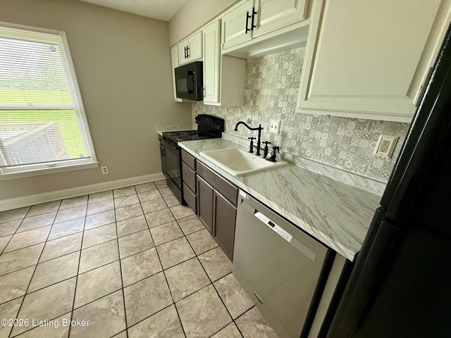 4701 Haeringdon Ct, Louisville, KY 40299