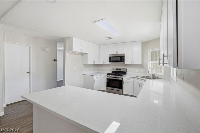 136 Sir George Drive, Las Vegas, NV 89110