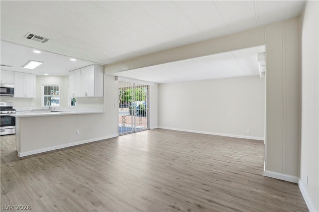 136 Sir George Drive, Las Vegas, NV 89110