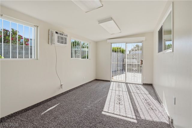 136 Sir George Drive, Las Vegas, NV 89110