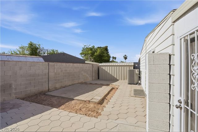 136 Sir George Drive, Las Vegas, NV 89110
