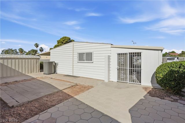 136 Sir George Drive, Las Vegas, NV 89110