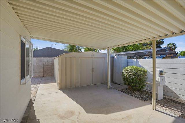 136 Sir George Drive, Las Vegas, NV 89110