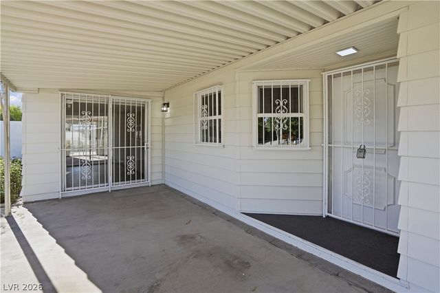 136 Sir George Drive, Las Vegas, NV 89110