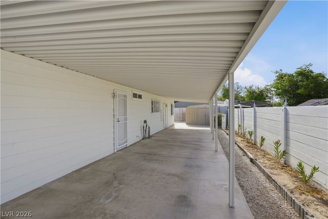 136 Sir George Drive, Las Vegas, NV 89110