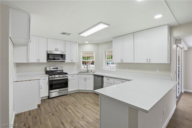 136 Sir George Drive, Las Vegas, NV 89110