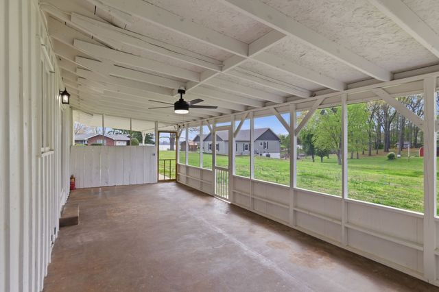 16 Bingham Ct, Winchester, TN 37398