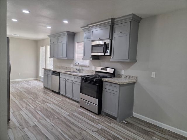 592 River Plantation Drive, Conroe, TX 77302