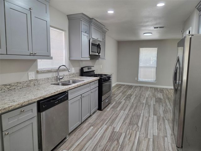 592 River Plantation Drive, Conroe, TX 77302