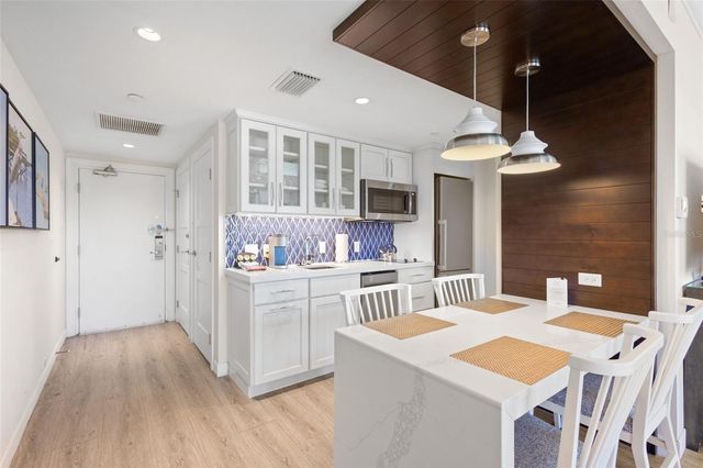240 SANDS POINT ROAD 4104, Longboat Key, FL 34228
