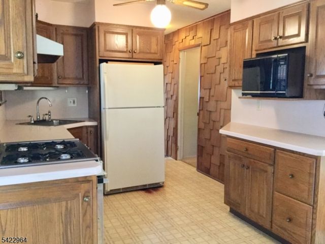 22 Homestead Rd, Jefferson Twp., NJ 07849