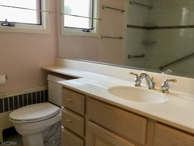 22 Homestead Rd, Jefferson Twp., NJ 07849