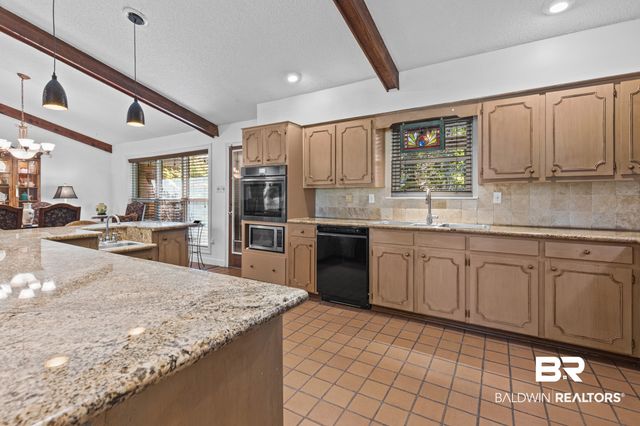 3415 N Riviere du Chien Loop, Mobile, AL 36693