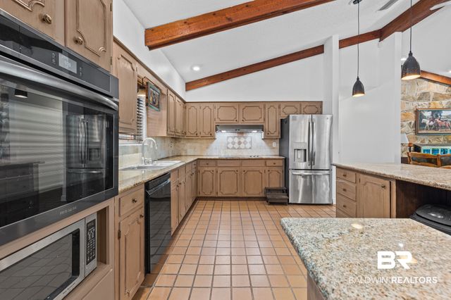 3415 N Riviere du Chien Loop, Mobile, AL 36693
