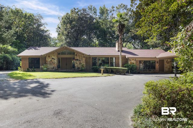 3415 N Riviere du Chien Loop, Mobile, AL 36693