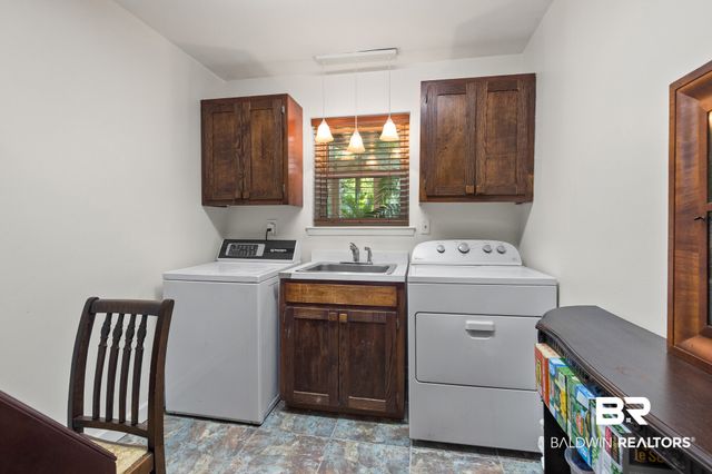 3415 N Riviere du Chien Loop, Mobile, AL 36693