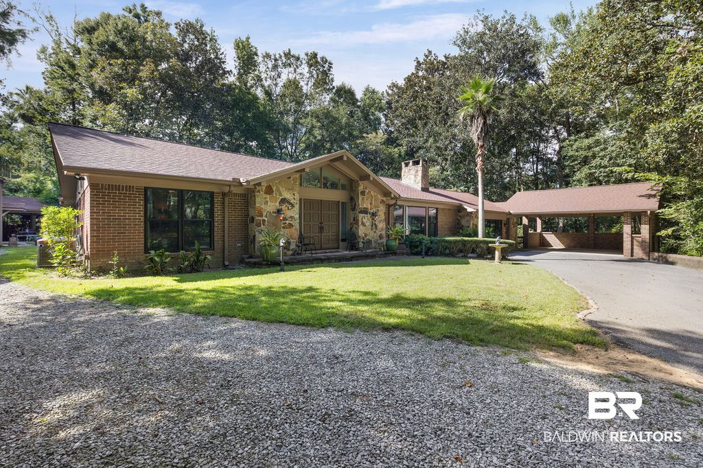 3415 N Riviere du Chien Loop, Mobile, AL 36693