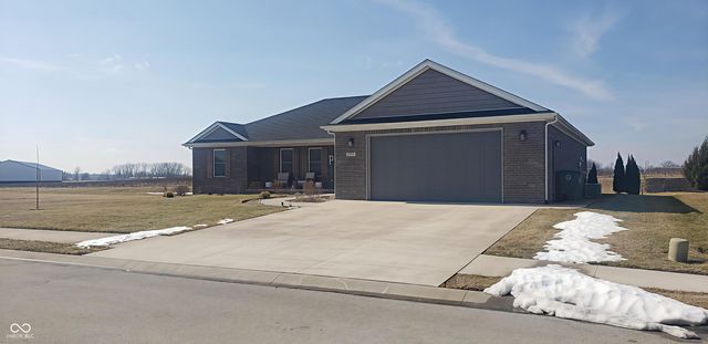 1716 Bell Ford Drive W, Seymour, IN 47274