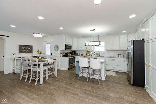 1716 Bell Ford Drive W, Seymour, IN 47274