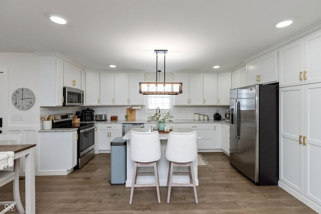 1716 Bell Ford Drive W, Seymour, IN 47274