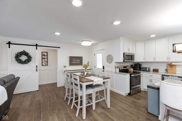 1716 Bell Ford Drive W, Seymour, IN 47274