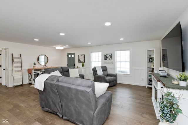 1716 Bell Ford Drive W, Seymour, IN 47274