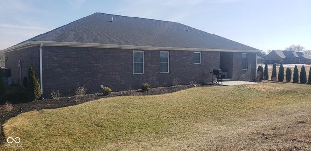 1716 Bell Ford Drive W, Seymour, IN 47274