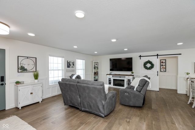 1716 Bell Ford Drive W, Seymour, IN 47274