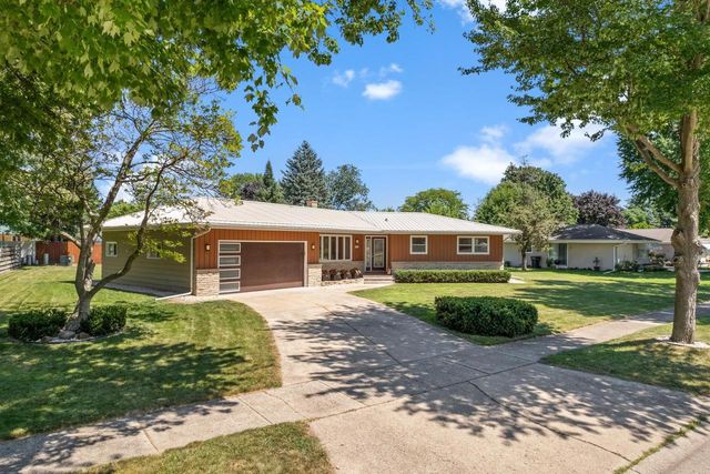 1016 Erie Drive, Janesville, WI 53545