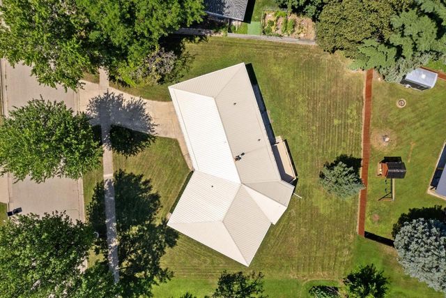 1016 Erie Drive, Janesville, WI 53545