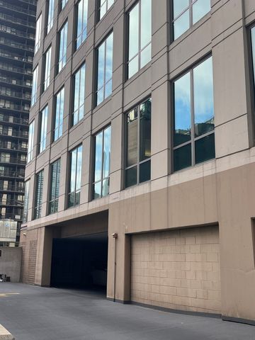 2 E Erie Street 666, Chicago, IL 60610