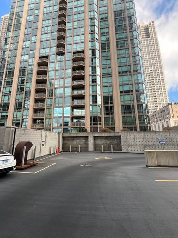 2 E Erie Street 666, Chicago, IL 60610