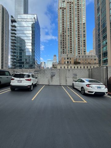 2 E Erie Street 666, Chicago, IL 60610