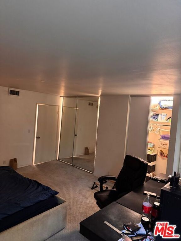 Image 29 of property listing at 265 S Barrington Avenue E7, Los Angeles, CA 90049