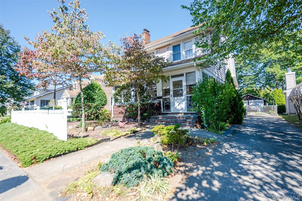 480 Windsor Place, Oceanside, NY 11572
