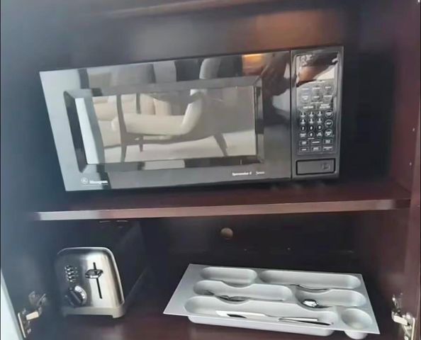 4391 Collins Avenue 1913, Miami Beach, FL 33140