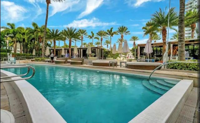 4391 Collins Avenue 1913, Miami Beach, FL 33140