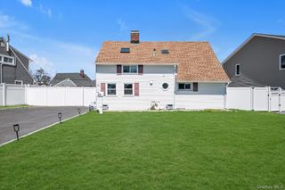29 Cutter Lane, Levittown, NY 11756