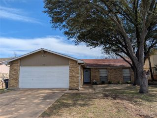 7505 Four Winds Drive, Fort Worth, TX 76133