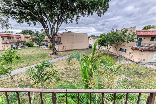 73 Ann Lee Ln, Tamarac, FL 33319